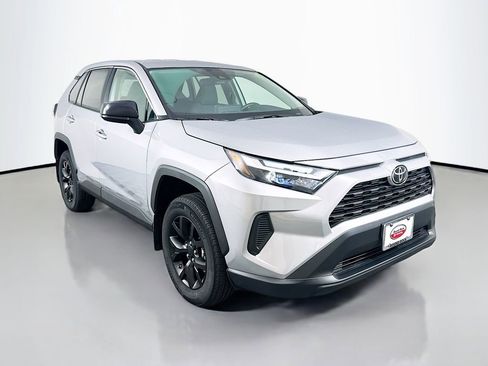 Used 2025 Toyota RAV4 LE image 3