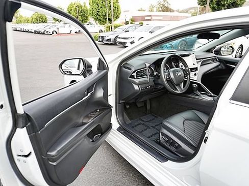 Used 2023 Toyota Camry SE FWD image 33