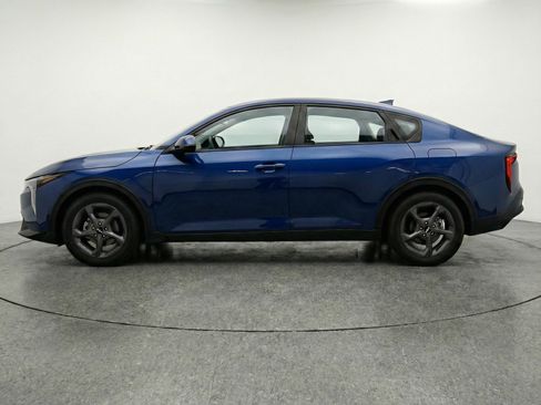 Used 2025 Kia K4 LXS image 5