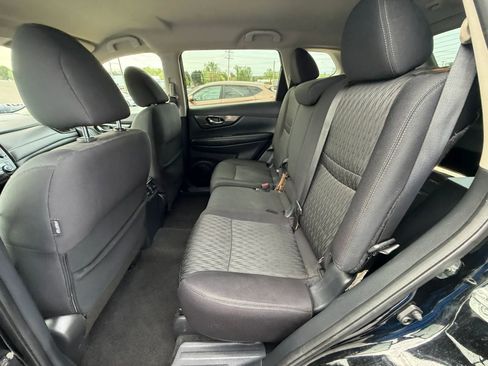 Used 2019 Nissan Rogue SV w/ Premium Package FWD image 14
