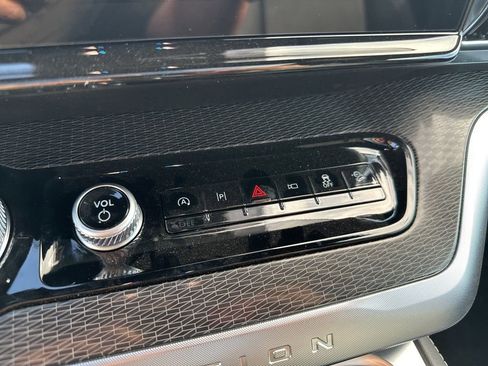 New 2025 Ford Expedition Max Platinum w/ Stealth Performance Package image 31