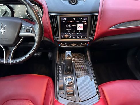 Used 2022 Maserati Levante Modena AWD/4WD image 21