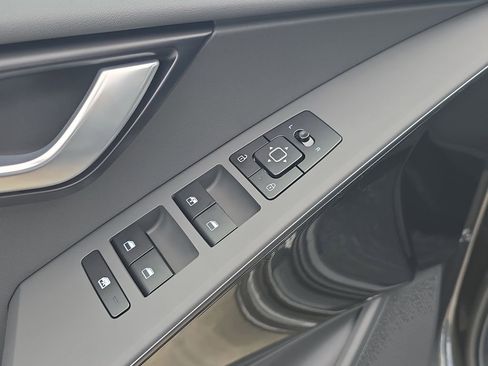 New 2026 Kia Niro EX FWD image 18