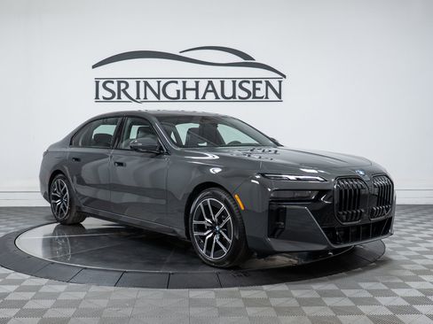 New 2026 BMW 740i xDrive image 3