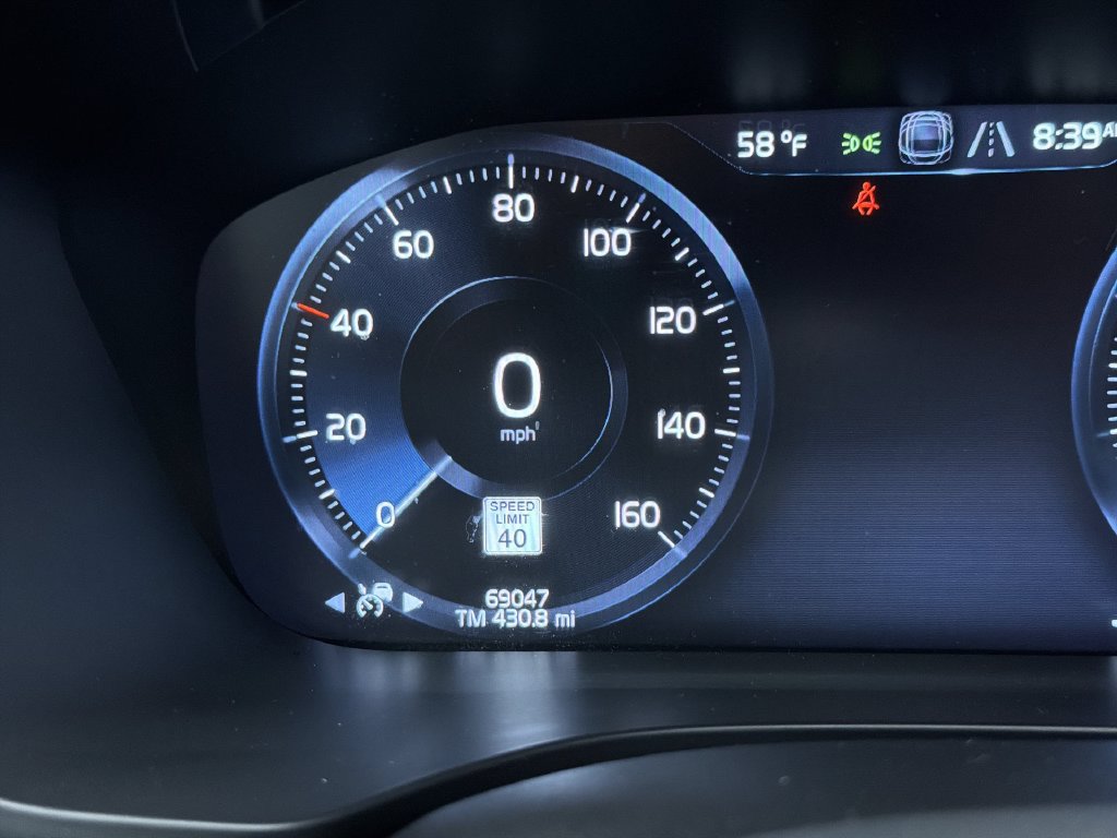 Used 2018 Volvo XC60 T6 Inscription w/ Luxury Seat Package AWD/4WD image 26