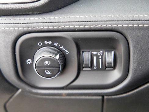 New 2026 RAM 3500 Limited AWD/4WD image 31