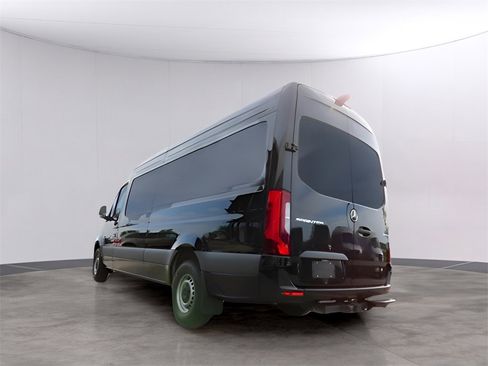 Used 2024 Mercedes-Benz Sprinter 2500 image 7