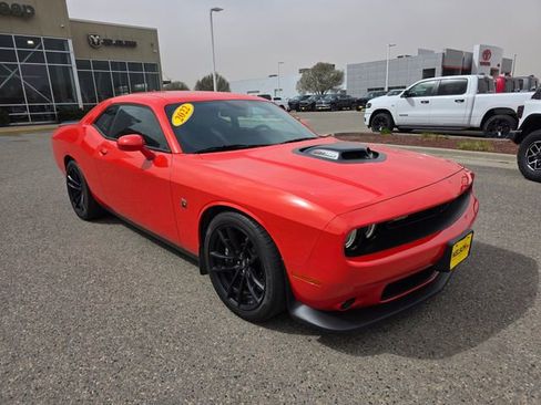 Used 2022 Dodge Challenger R/T Scat Pack w/ Shaker Package RWD image 6