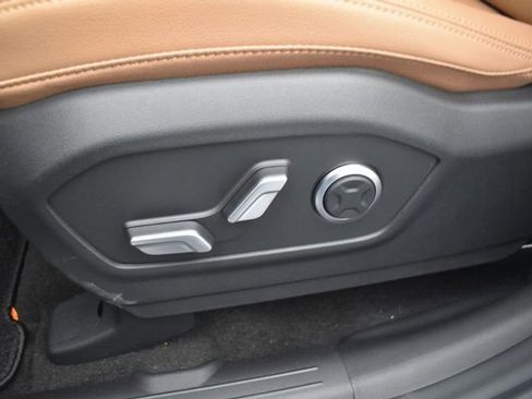 Used 2025 Hyundai Santa Fe Limited image 18