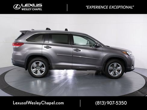 Used 2018 Toyota Highlander Limited AWD/4WD image 2