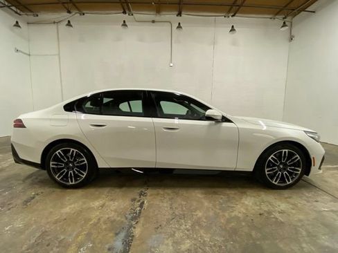 Used 2026 BMW 530i RWD image 6