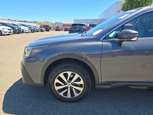 Used 2022 Subaru Outback Premium AWD/4WD image 6