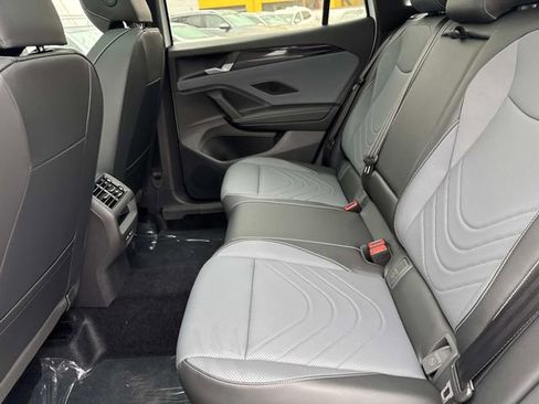 New 2026 Volkswagen Tiguan SE R-Line image 9