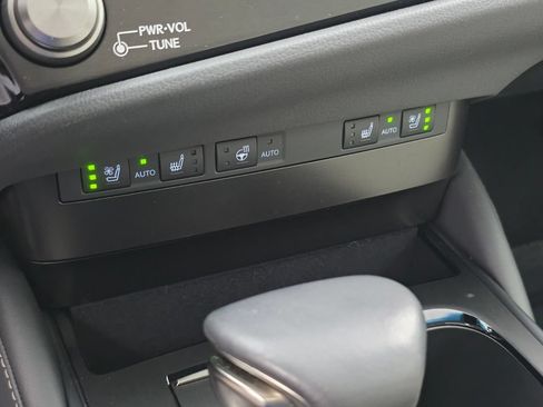 Used 2025 Lexus ES 350 w/ Premium Package FWD image 23