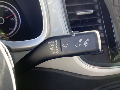 Used 2016 Volkswagen Beetle 1.8T SEL image 28