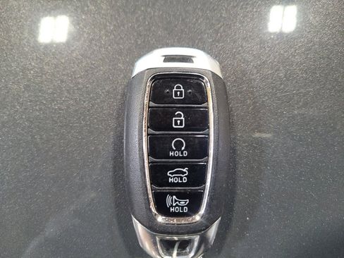 Used 2023 Hyundai Elantra Blue image 32