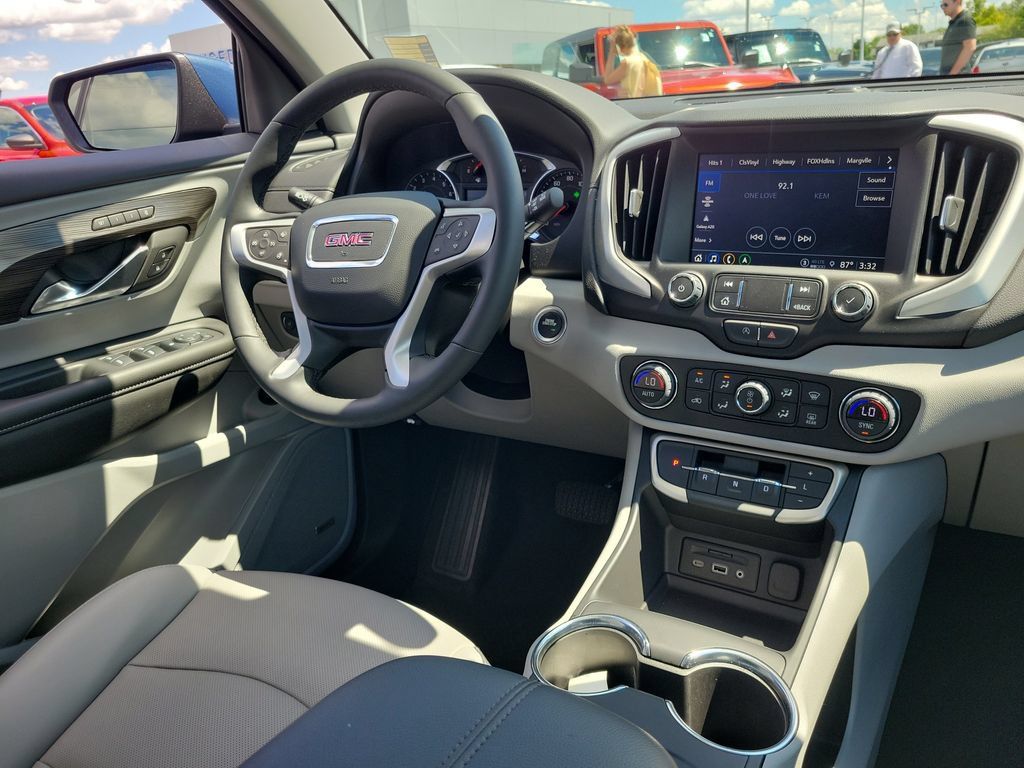 Used 2024 GMC Terrain SLT w/ Infotainment Package II AWD/4WD image 13