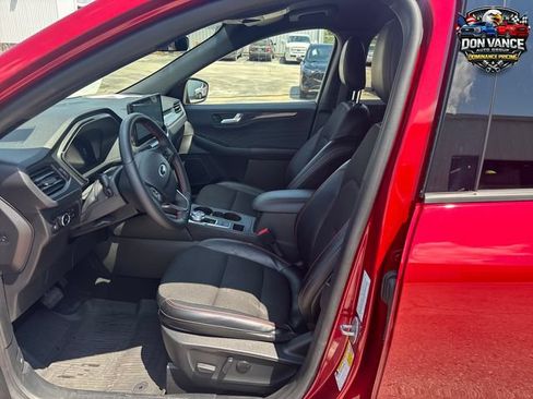 Used 2025 Ford Escape ST-Line Select w/ Tech Pack #2 AWD/4WD image 9