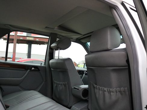 Used 1993 Mercedes-Benz 300 E 2.8 image 38