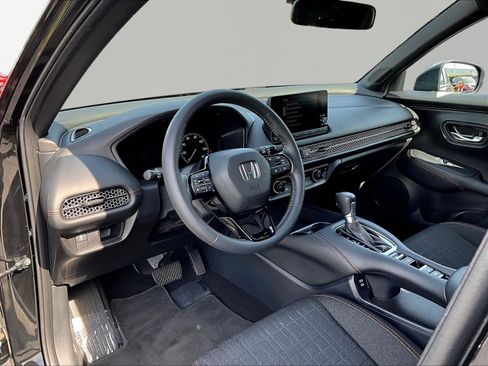 Used 2025 Honda HR-V Sport image 17