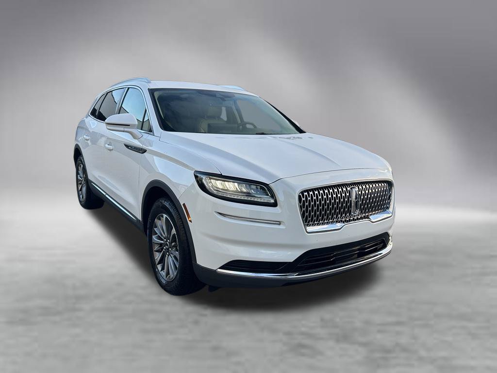 Used 2023 Lincoln Nautilus FWD w/ Premium Package image 2