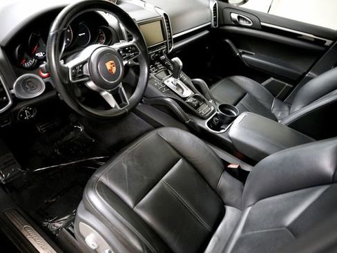 Used 2016 Porsche Cayenne Diesel image 6