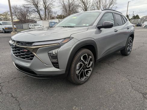 New 2026 Chevrolet Trax RS w/ Driver Confidence Package FWD image 4