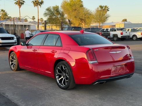 Used 2015 Chrysler 300 S image 5