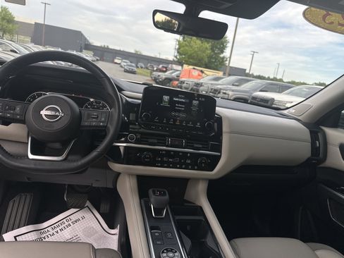 Certified 2023 Nissan Pathfinder SL w/ SL Premium Package image 9