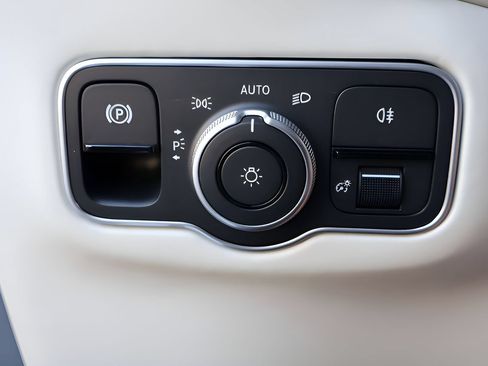 Used 2025 Aston Martin DBX 707 AWD/4WD image 23