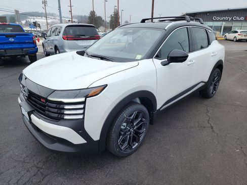 New 2026 Nissan Kicks SR image 4