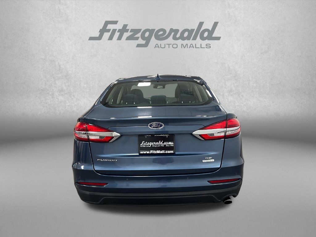 Used 2019 Ford Fusion SE FWD image 6