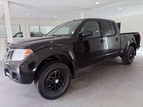 Used 2014 Nissan Frontier SV w/ SV Value Truck Package AWD/4WD image 3