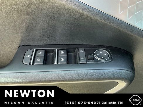 Used 2025 Kia Soul LX w/ LX Technology Package FWD image 17