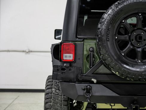 Used 2015 Jeep Wrangler Unlimited Sahara w/ Connectivity Group image 50