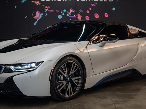 Used 2019 BMW i8 Roadster AWD/4WD image 2