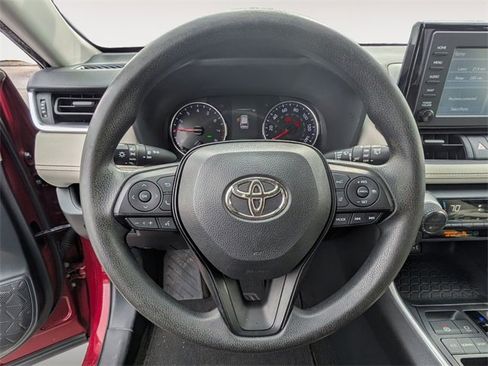 Used 2019 Toyota RAV4 XLE image 19