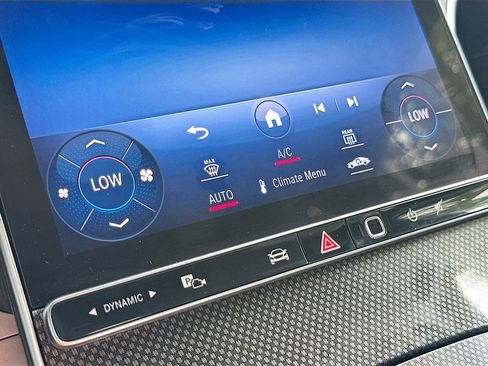 Used 2024 Mercedes-Benz C 300 4MATIC Sedan image 15