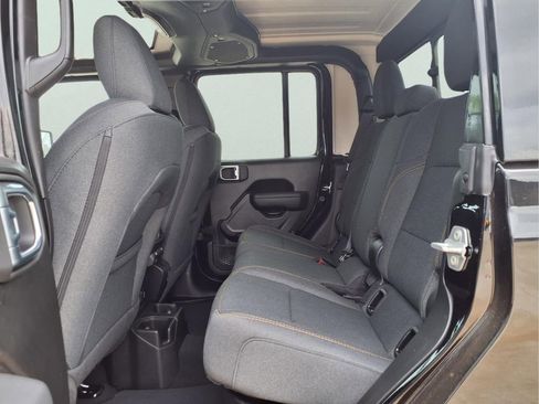 New 2026 Jeep Gladiator Sport AWD/4WD image 11