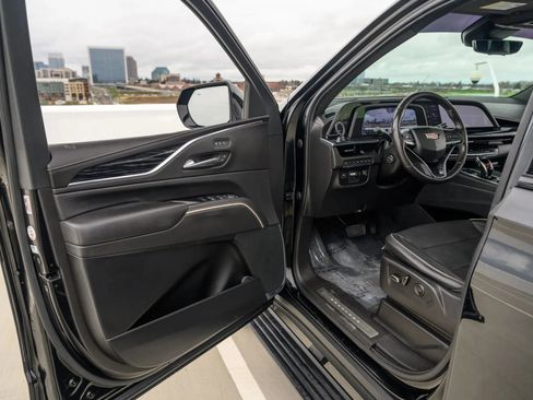 Used 2021 Cadillac Escalade ESV Sport w/ Driver Assist Tech Package AWD/4WD image 19