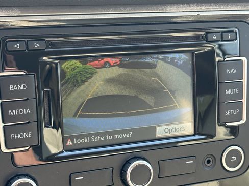 Used 2014 Volkswagen Passat TDI SE image 16