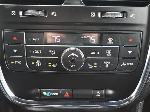 Used 2017 Dodge Grand Caravan SXT w/ Driver Convenience Group image 25