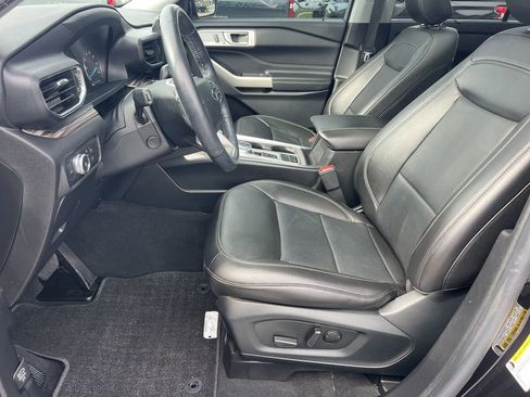 Used 2022 Ford Explorer Limited w/ Equipment Group 301A image 18