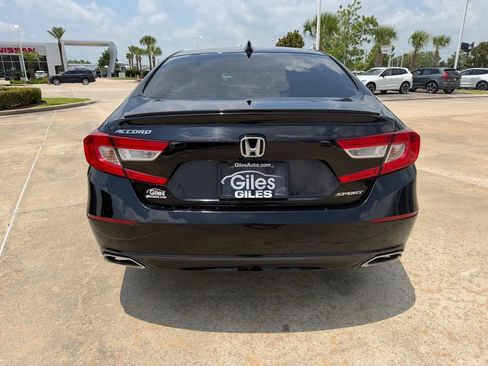 Used 2022 Honda Accord Sport image 4