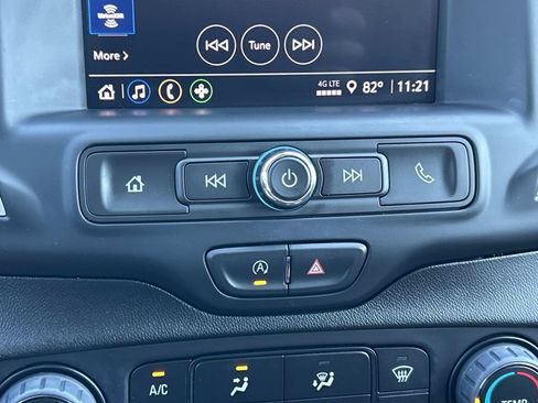 Used 2024 GMC Terrain SLE FWD image 39