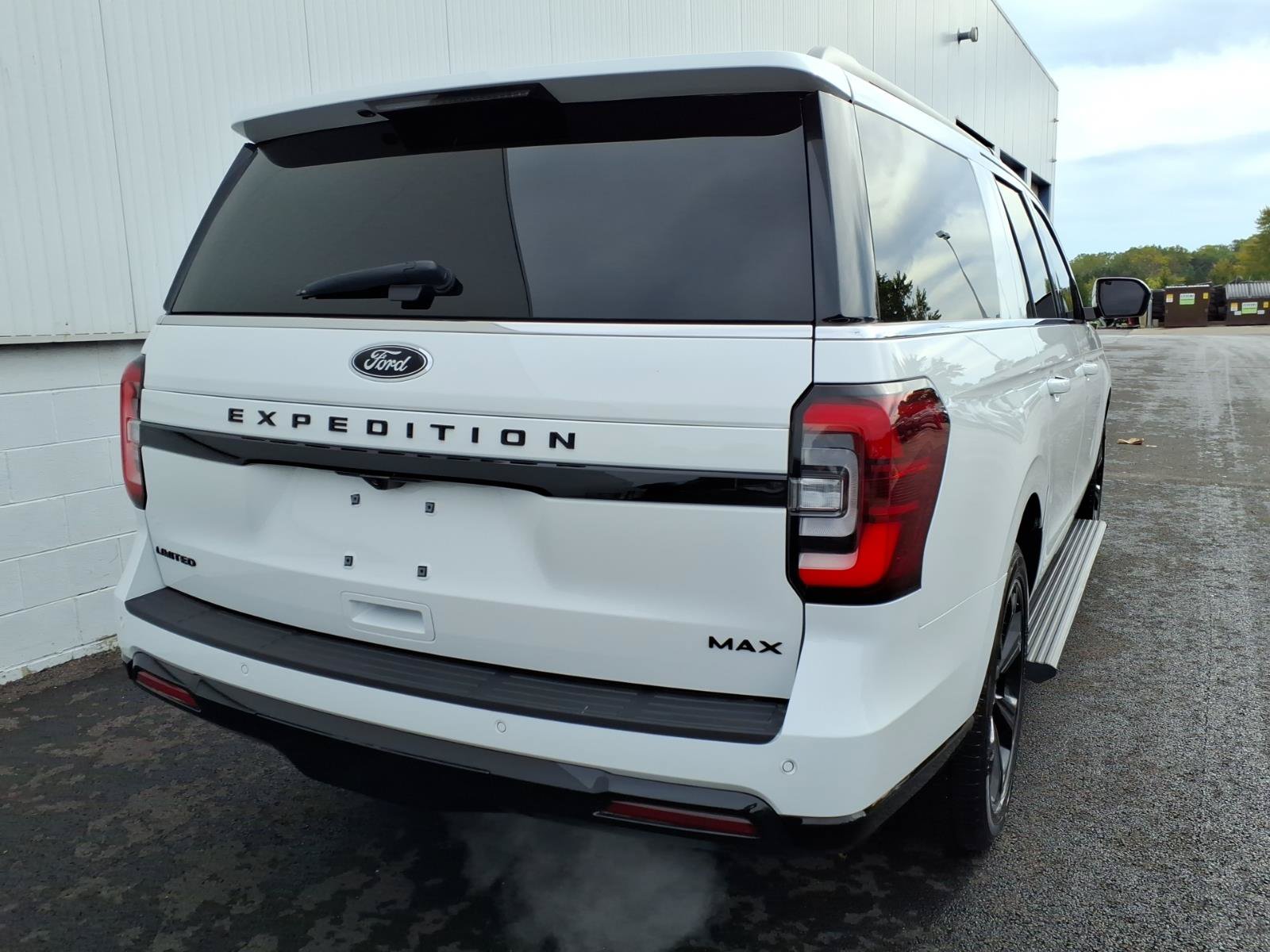 Used 2024 Ford Expedition Max Limited AWD/4WD image 6