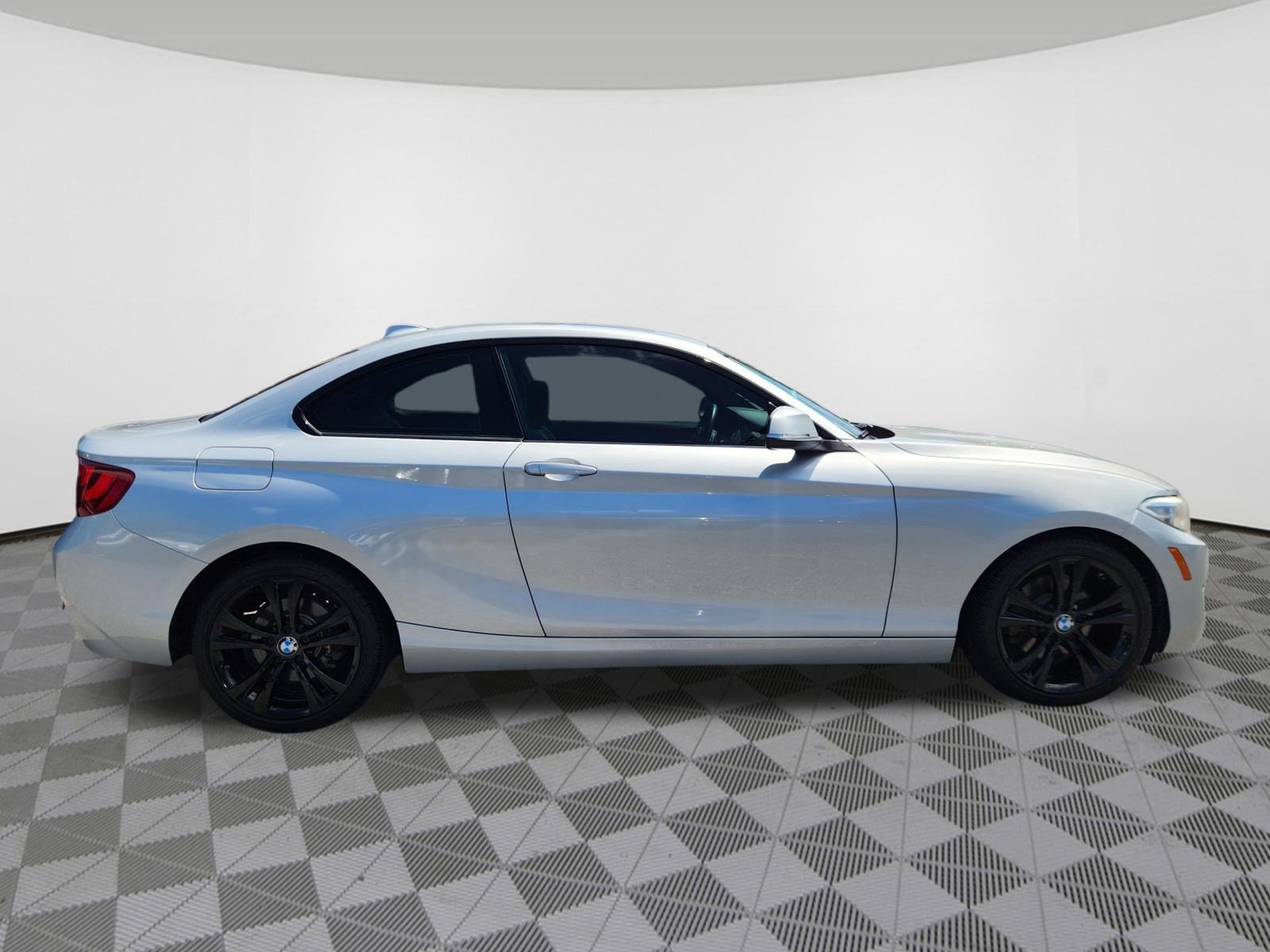 Used 2017 BMW 230i xDrive Coupe AWD/4WD image 6