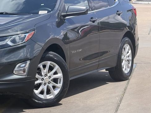 Used 2018 Chevrolet Equinox LT FWD image 3