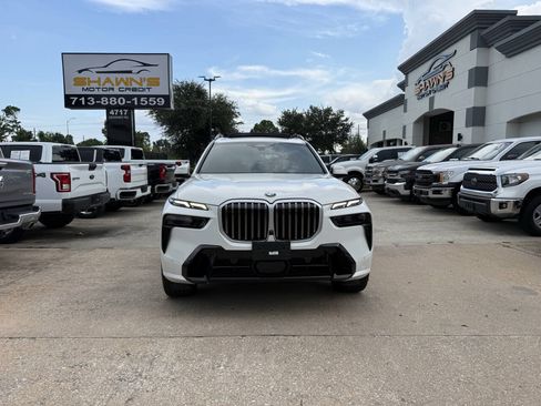 Used 2024 BMW X7 xDrive40i w/ M Sport Package AWD/4WD image 46