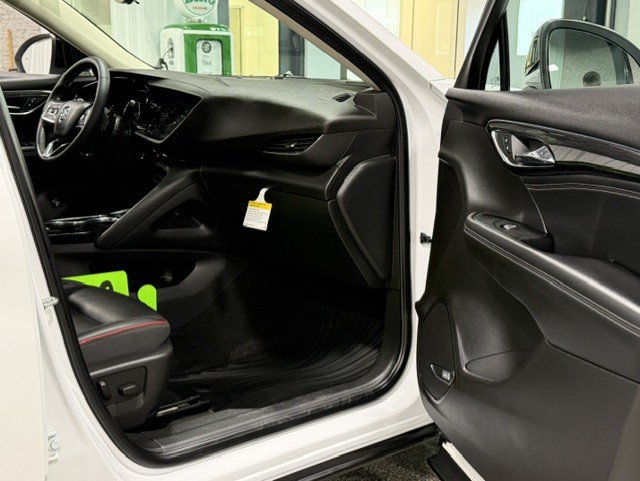Certified 2022 Buick Envision Essence w/ Technology Package II AWD/4WD image 9